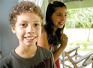 Henrique, 10, e Eduarda Lima, 12, de Brasília, têm o distúrbio de processamento auditivo