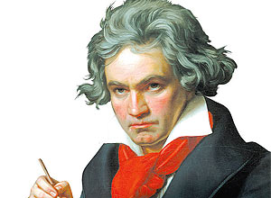 O compositor alemão Ludwig van Beethoven (1770-1827), cuja produção musical não se alterou com surdez progressiva