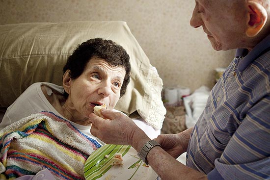O argentino Alejandro Kirchuk registrou durante três anos a luta de seus avós contra o Alzheimer; veja mais fotos
