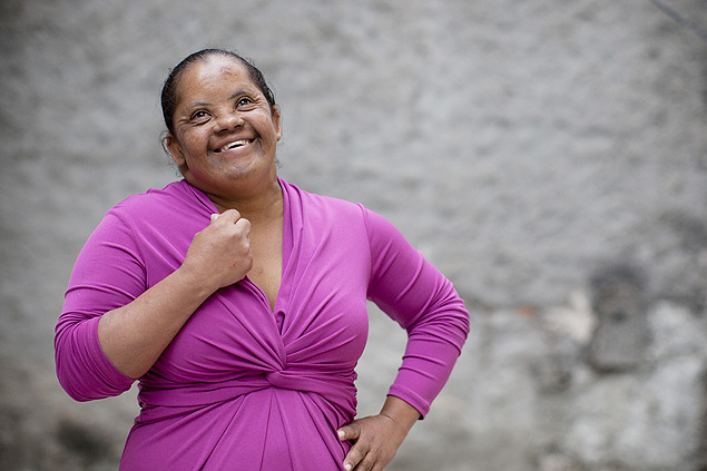 Marizete dos Santos Silva, 35, trabalha h um ms em uma rede de Fast Food e v o emprego como sonho realizado 