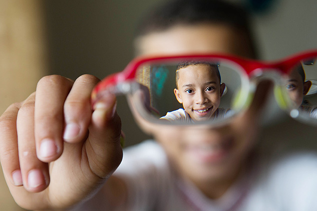 Mikael Henrique alvez, 9, tem miopia e ganhou culos no projeto Horas da Vida
