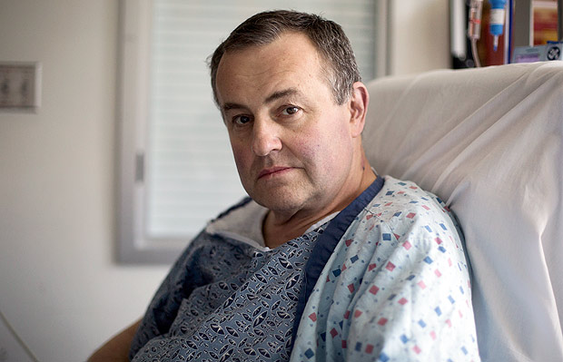 Thomas Manning, em seu quarto de hospital, aps a cirurgia