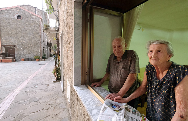 O casal Amina Fedollo, 93, e Antonio Vassallo, 100
