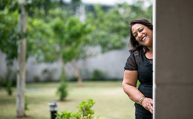 Teresa Madureira, 56, que se separou do marido e hoje diz estar melhor sozinha