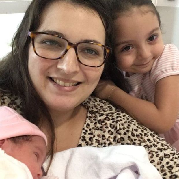 As duas filhas de Marina Faleiros tiveram o VSR nos primeiros meses de vida