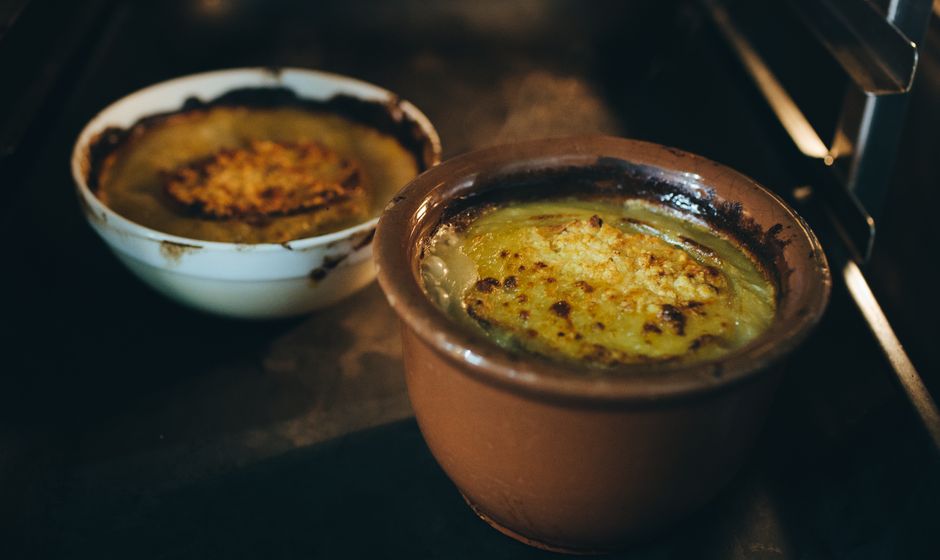 Sopa de cebola servida no festival de sopas do Ceagesp