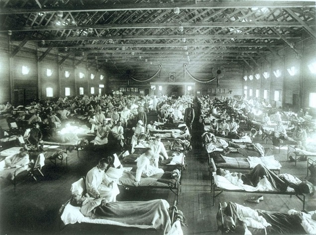 Soldados no forte Rieley, no Estado do Kansas (EUA), onde recebiam tratamento para a gripe espanhola, em 1918