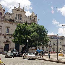 Prdio onde funciona a Faculdade de Medicina da Bahia, criada por dom Joo 6