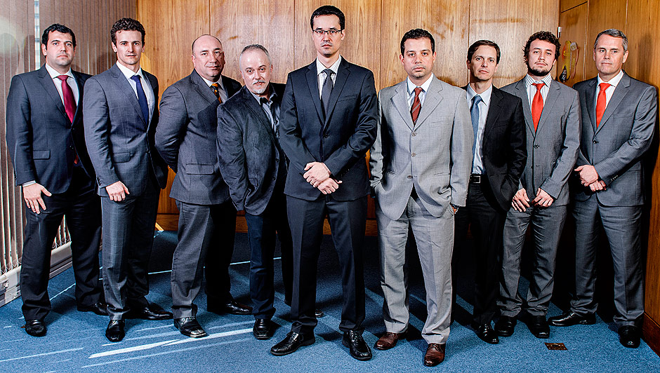 A equipe de procuradores que conduz as investigaes da Lava Jato no Paran, liderada por Deltan Dallagnol (ao centro)