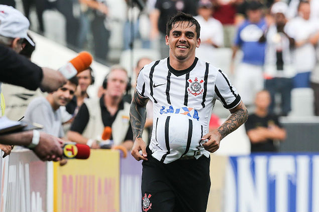O jogador do Corinthians Fagner Lemos 