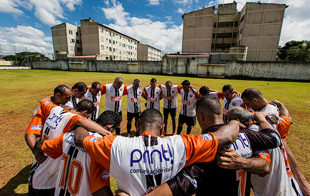 Jogadores do Central Leste, em dia de jogo contra o Master Santa Terezinha, em Itaquera