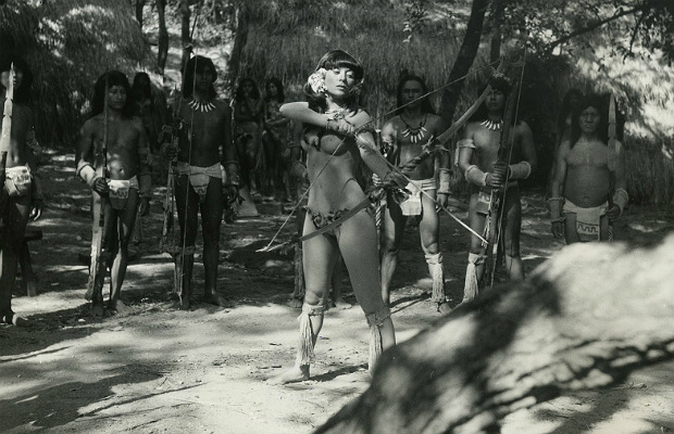 Cena do filme "Iracema, a Virgem dos Lbios de Mel", de 1979, dirigido por Carlos Coimbra