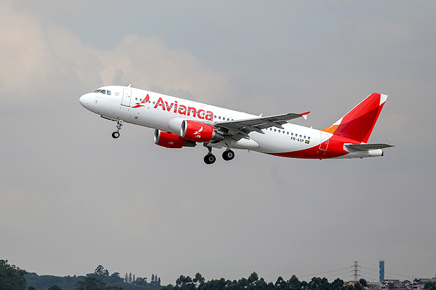 Avio da Avianca, eleita melhor companhia da Amrica Latina, decola do aeroporto de Cumbica, em Guarulhos 
