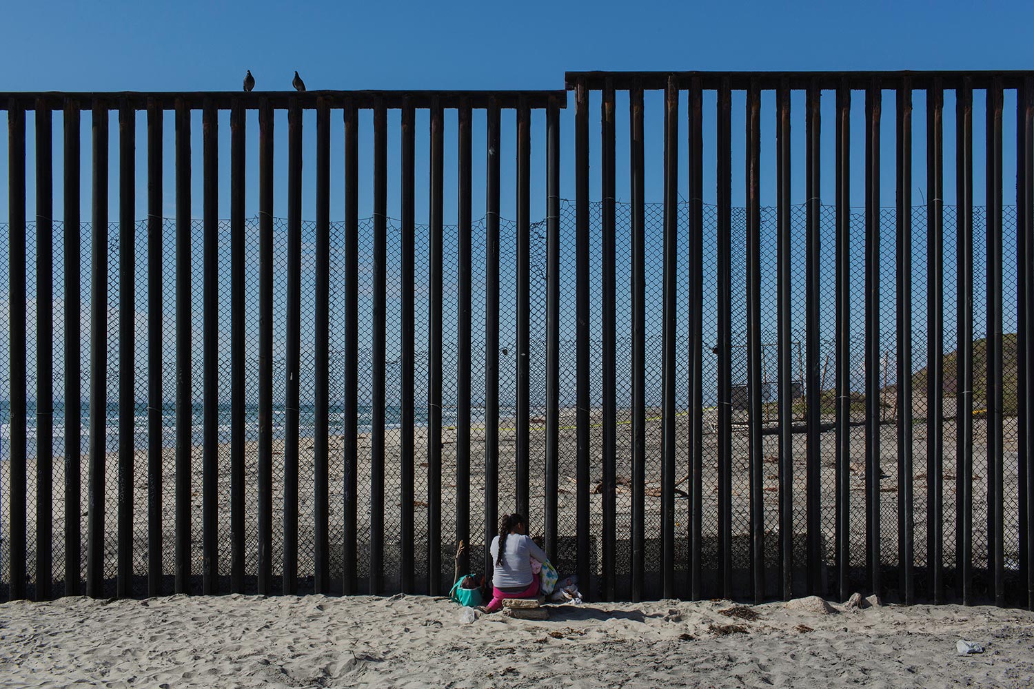 Muro divide praias com perfis distintos nos EUA e no México - TNH1