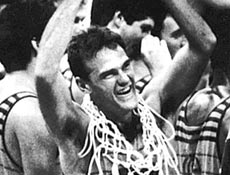 Oscar Schmidt comemora história vitória da seleção brasileira masculina sobre os EUA na final do basquete.
