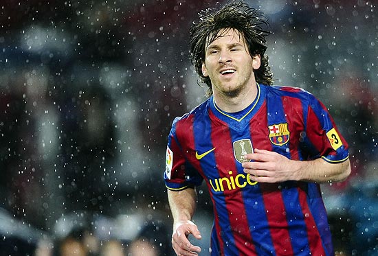 Com 31 gols no Espanhol, Messi está três atrás de Ronaldo, maior goleador do Barcelona em uma mesma edição da competição