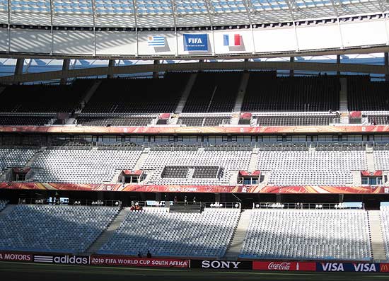 O  Green Point, estádio mais caro da Copa que custou cerca de US$ 1 bilhão,  impressiona pela beleza externa