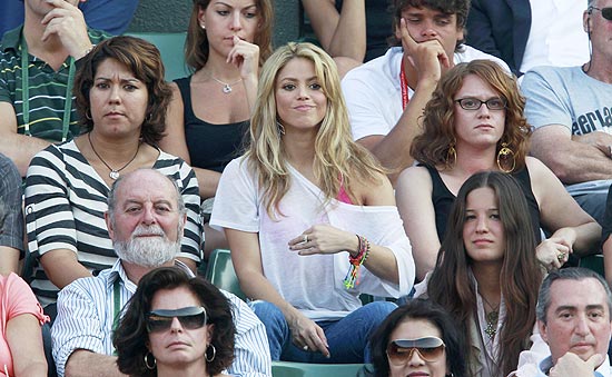 A cantora colombiana Shakira observou o jogo entre Nadal e Mathieu