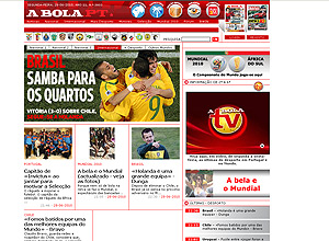 Jornal "A Bola" dá destaque para as fotos de Luis Fabiano, Kaká e Daniel Alves abraçados