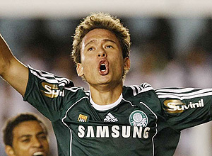 Antes de jogar no exterior, Keirrison teve passagem por Palmeiras e Coritiba