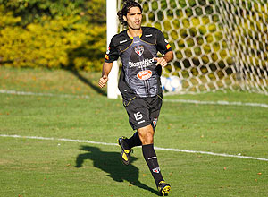 Com dores no joelho, Fernandão é dúvida no São Paulo