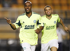 Para Marcos Assuno, resultado negativo no clssico "pesar" mais no Palmeiras
