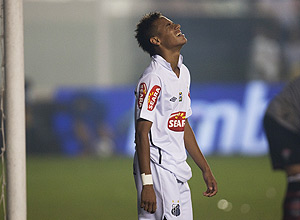  Neymar chegou a ser vaiado após erro na cobrança de pênalti