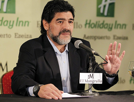 O ídolo e ex-técnico argentino, Diego Armando Maradona, gostaria, segundo seu próprio empresário, de treinar o Aston Villa, da Inglaterra