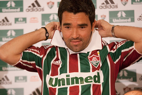 Deco, 32 anos, assinou por duas temporadas com o Fluminense