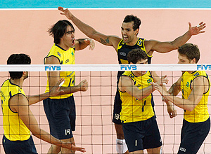 O Brasil venceu por 3 sets a 2 a Repblica Tcheca, pela estreia da terceira fase do torneio