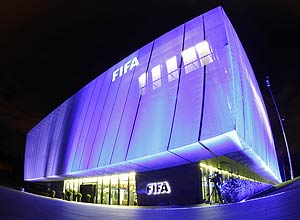 Prédio da Fifa fica iluminado na Suíça