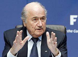 Joseph Blatter responde as perguntas dos jornalistas
