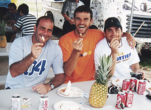 Guga Kuerten - Comendo camarão como em Floripa