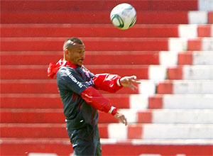 Guiñazu durante treino do Inter-RS no Beira Rio