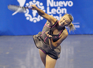 A tenista russa Maria Sharapova em ação