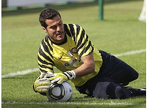 Julio Cesar durante treino da Inter de Milão