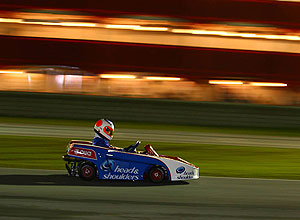O piloto da Williams, Rubens Barrichello, em prova de kart, em Florianpolis; clique na imagem e veja galeria