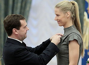 Elena Dementieva recebe condecorao do presidente russo Dmitry Medvedev, no Kremlin, em Moscou