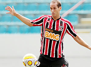 Santos ainda não pagou por Rodrigo Souto –