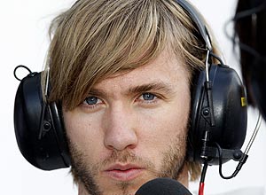 ORG XMIT: GSP24 File picture shows BMW-Sauber Formula One driver Nick Heidfeld of Germany as he attends the first practice session for the Italian F1 Grand Prix in Monza September 11, 2009. Experienced German Nick Heidfeld is on pole position to substitute for the injured Robert Kubica at Renault, the Formula One team's boss Eric Boullier said on February 10, 2011. Picture taken September 11, 2009. REUTERS/Giampiero Sposito/File (ITALY SPORT MOTOR RACING)