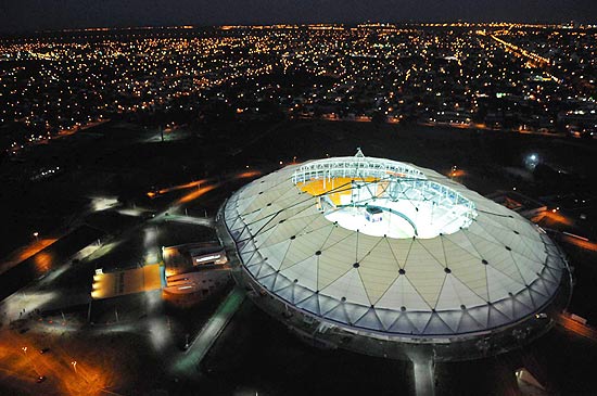 Vista area do estdio Ciudad de La Plata, o mais caro da Copa Amrica