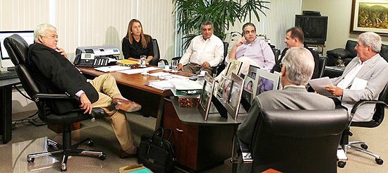 Ricardo Teixeira em reunião com Patricia Amorim e outros dirigentes na sede da CBF
