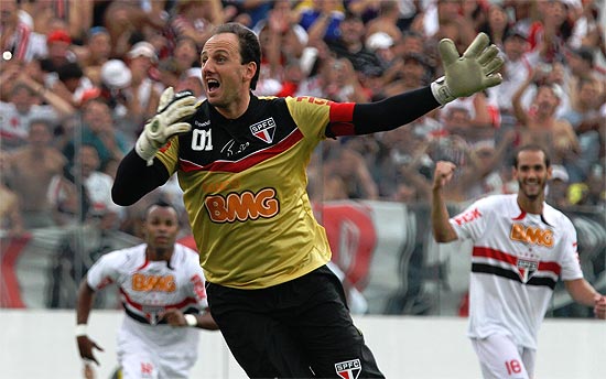 Legenda: 27.03 - Rogério Ceni, goleiro e capitão do São Paulo Crédito: Luiz Pires/VIPCOMM