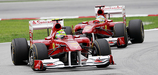 "[Felipe Massa a frente de Alonso na Malsia; veja imagens da prova]":http://fotografia.folha.uol.com.br/galerias/2615-grande-premio-da-malasia 