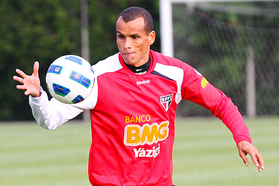 Rivaldo, meia do São Paulo, em treino no São Paulo