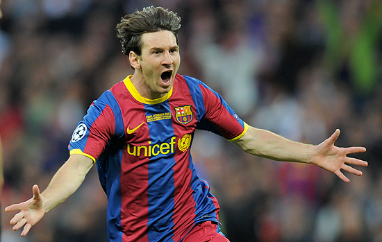O atacante Lionel Messi comemora o seu gol na vitória do Barcelona sobre o Manchester United