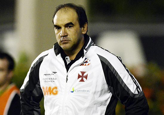 O técnico Ricardo Gomes, do Vasco, em ação no Brasileiro