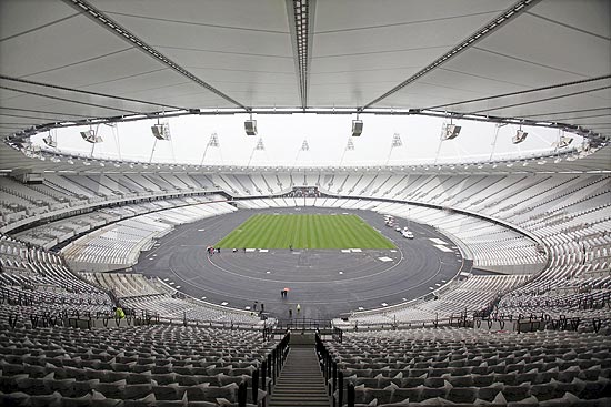 Vista geral do estdio Olmpico de Londres, onde ser abertura da Olimpada de 2012
