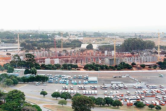 Vista aérea das obras no estádio Mané Garrincha; arena deve receber jogo da seleção na Copa