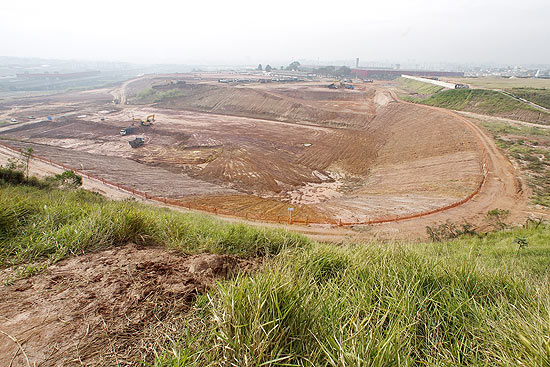 Terreno onde deve ser construído o estádio do Corinthians, na zona leste de São Paulo; clique na foto e veja galeria